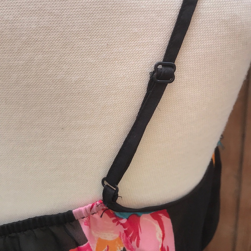 {Gap} Floral Ruffled Top! 💐 - Picture 8 of 8